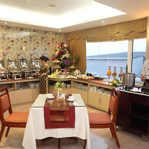 Flower Hotel